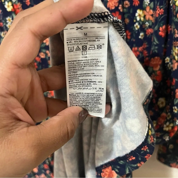 Old Navy Long Sleeve Swing Dress Flower Print - Picture 2 of 5